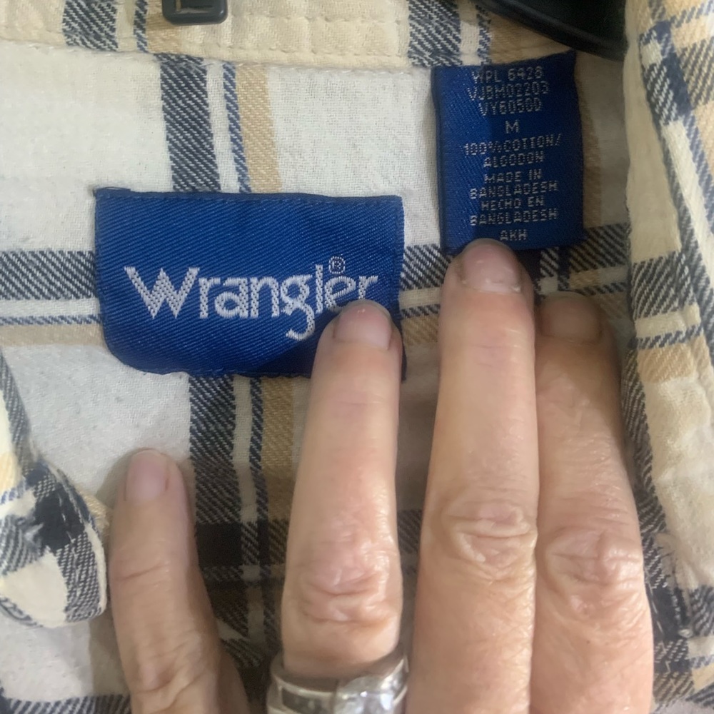 Wrangler mens flannel Pearl snap shirt